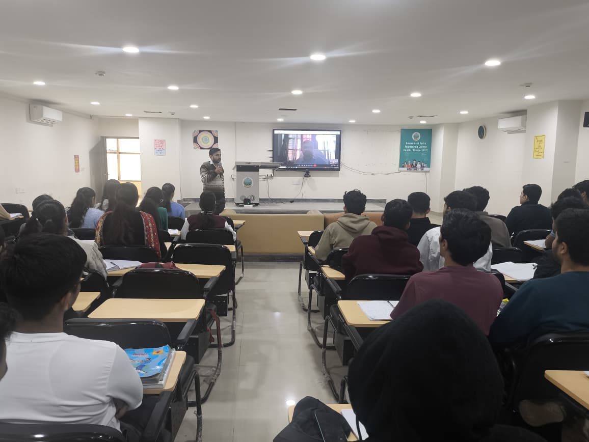 ghecbilaspur_hp's tweet image. An engaging session by Dr. Vivek Mankotia, Asst. Prof., ECE Dept., RGGEC, on “Combinational Circuit Design in Digital System” for CSE 3rd Sem students.
Organized by Dr. Shashi Gurung, HOD CSE, under the guidance of our Director-cum-Principal. 
#CSE #RGGEC #DigitalSystem
