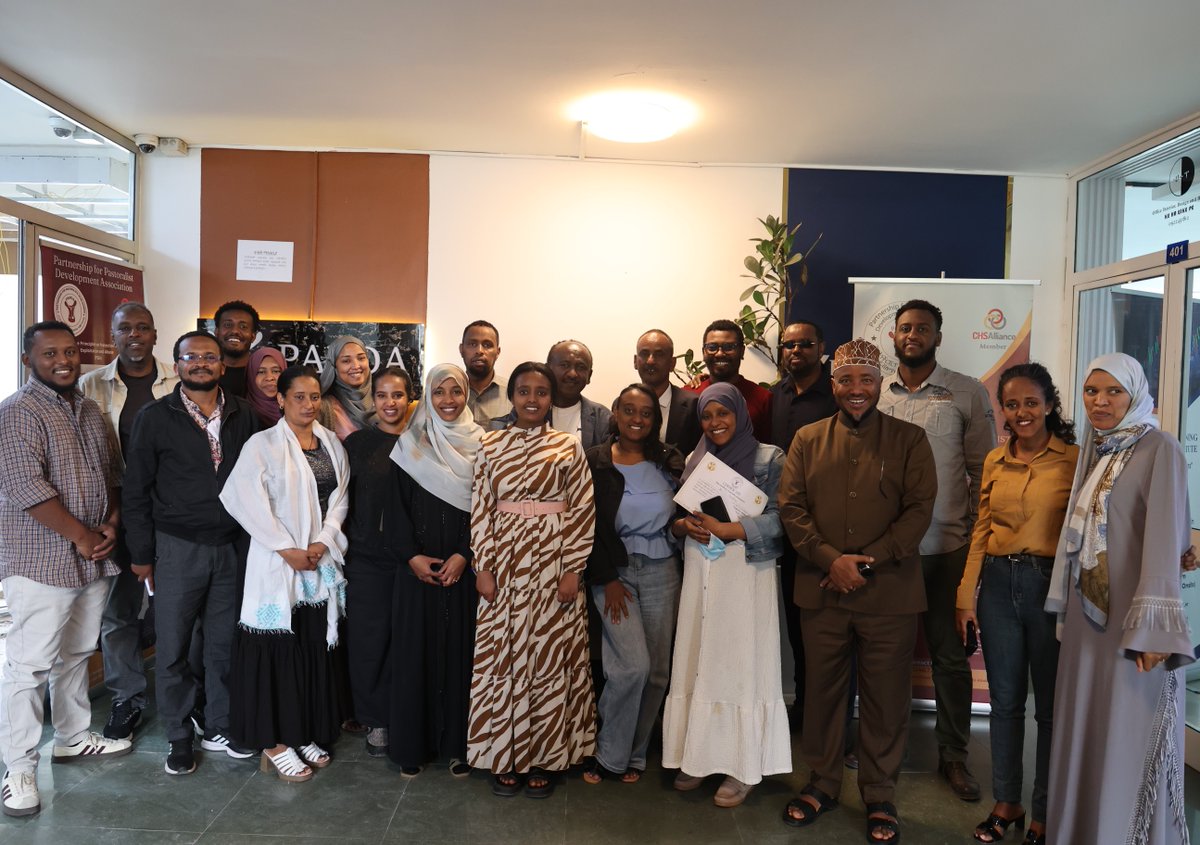 papdaa_Eth's tweet photo. PAPDA rently honored its Financial Consultant, Mr. Yohannes Aklog, and Legal Advisor, Mrs. Rabia Bedru, for their dedicated service.
#PAPDA #Farewell #Appreciation #Teamwork #SustainableDevelopment
https://t.co/bjqxm979RJ https://t.co/1uQFqG06rC