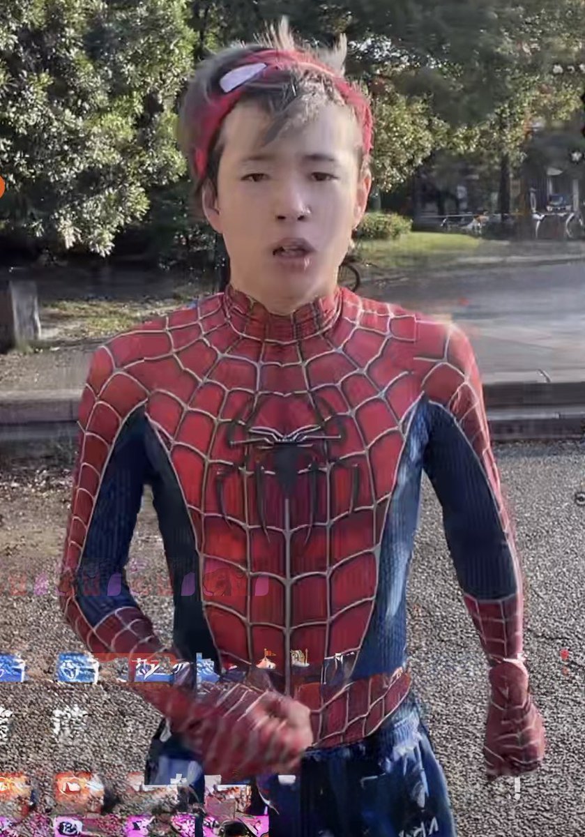 TikTokライバーの「もどき」です！
ダンス配信が多い！！！
 #いい推しの日