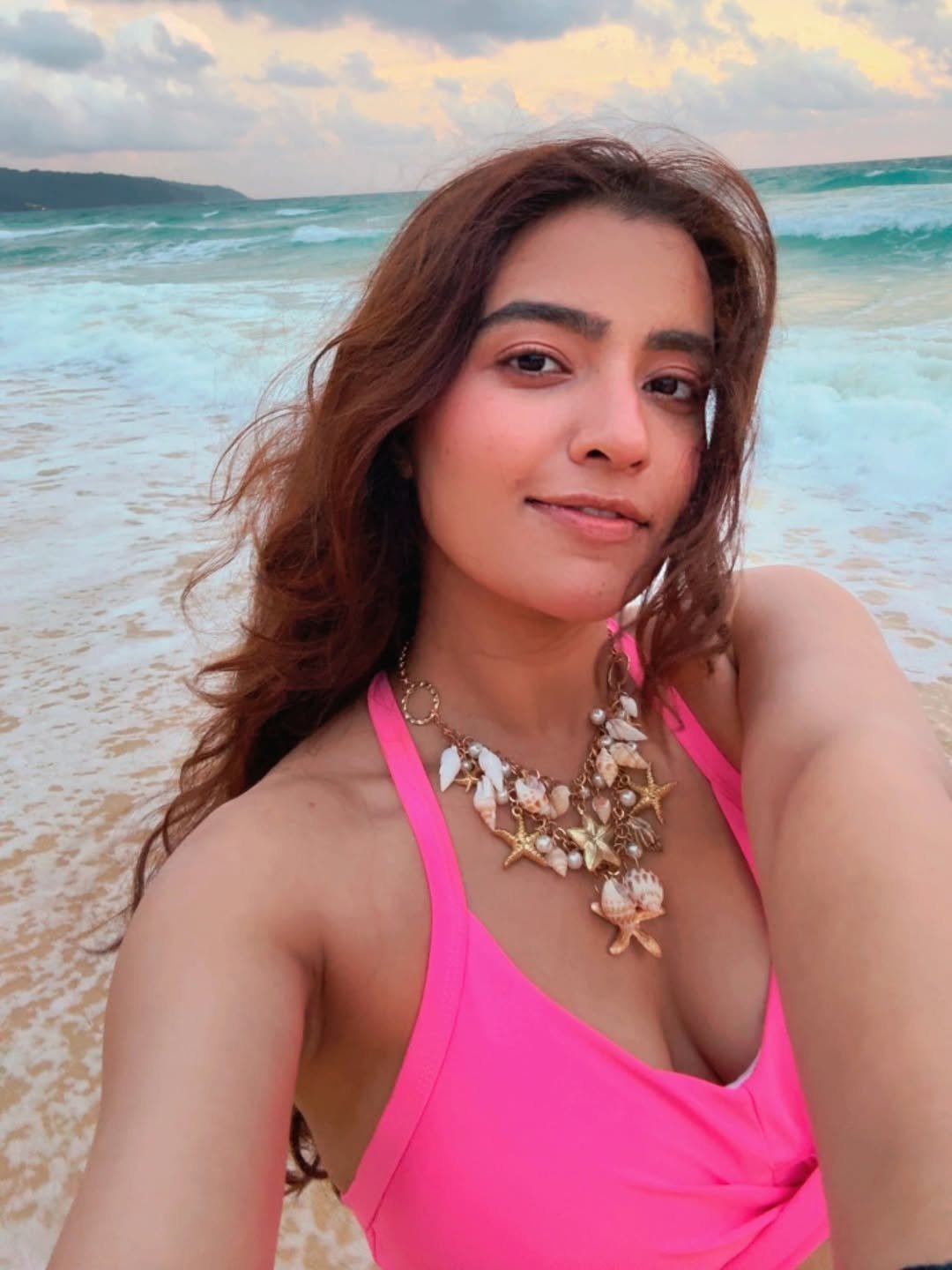 G46nOmLaQAAaByF?format=jpg&name=large