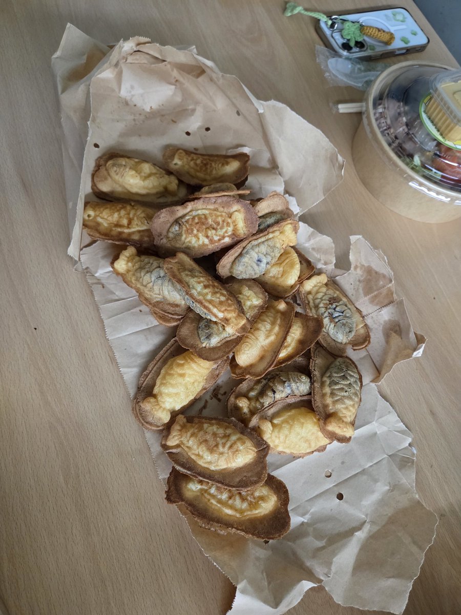 오늘 솔mi

붕어 사냥 후 붕어파티 했슴다. 
저게 6천원어치~~ 힣