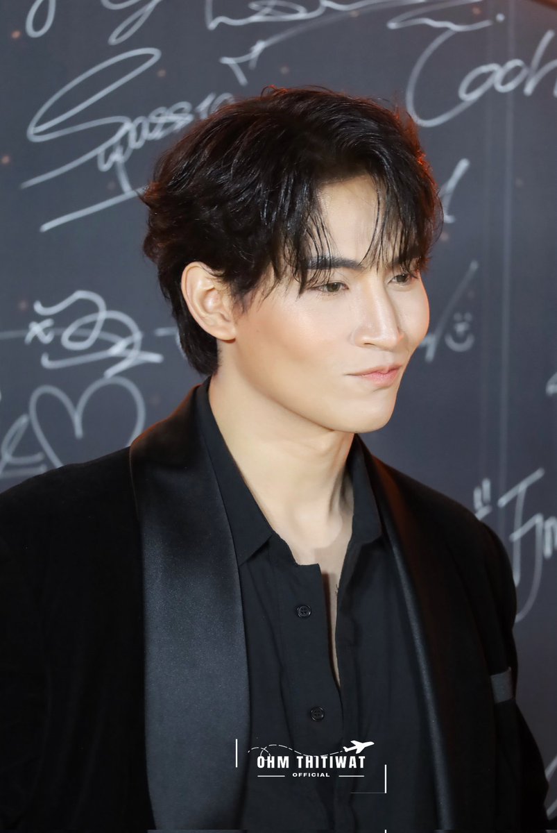 OhmThitiwatOFC's tweet photo. หล่อเป็นแก้ว เป็นแสง เป็นบุญหู บุญตาแก่ผู้พบเห็นมากค่ะ 🥰😘

OHMPOON WETV ALWAYS MORE

#WeTVAlwaysMore2026
#OhmThitiwat @ohmthitiwat https://t.co/gA4w6t0kCV