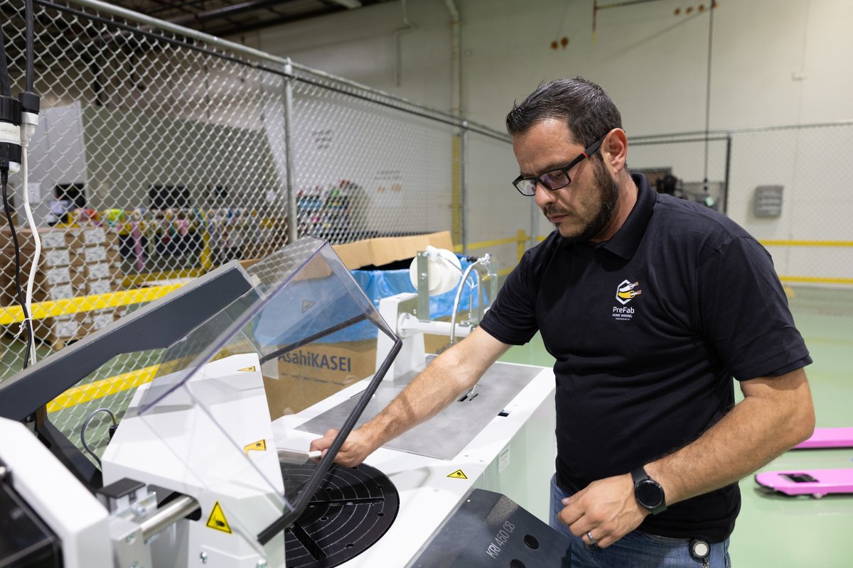 YazakiInnov's tweet image. Prefab Home Wiring is designed, manufactured, tested and assembled with quality and reliability in the U.S.A. at our world-class manufacturing facility in El Paso, Texas. 

Discover more: yii.tech/innovations/pr…

#YII #Yazaki #PreFabHomeWiring #HomeConstruction