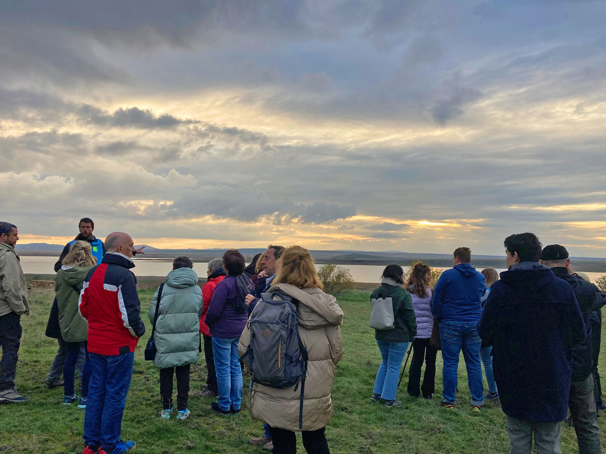BirdingAragon's tweet photo. ⭐️La Fiesta de las #Grullas de #Gallocanta celebra su 28ª edición este sábado, 8 de noviembre 
Amigos de Gallocanta celebrará la tradicional Fiesta de Bienvenida de las #Grullas con un programa adaptado a la situación: https://t.co/pgv69GjrAr

🐦Descubre https://t.co/oxZvRt64wE https://t.co/UXhEjog4MS