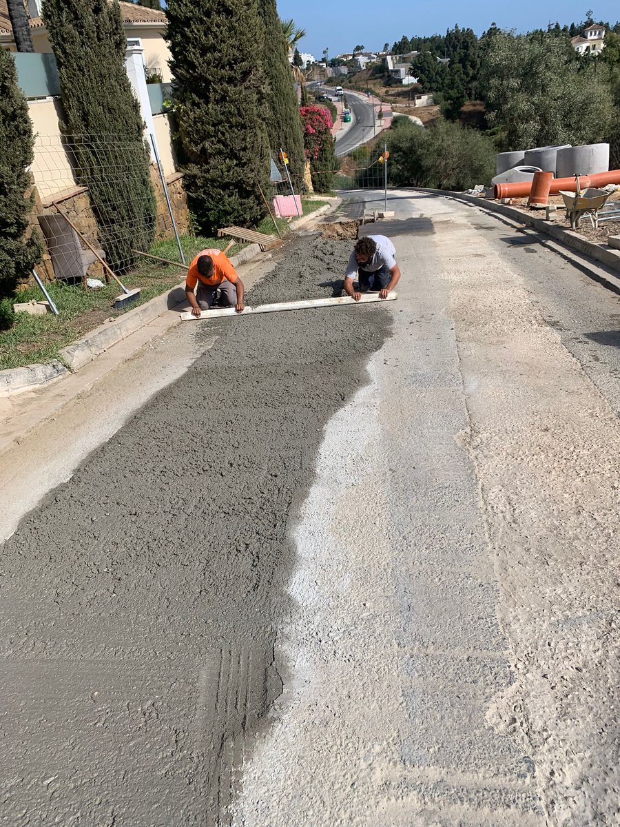 INST. DE SANEAMIENTO VILLAS EL CHAPARRAL Instalación de Saneamiento para la conexión a la red general de las dos villas que se están ejecutando en la urbanización "El Chaparral" de Mijas Costa