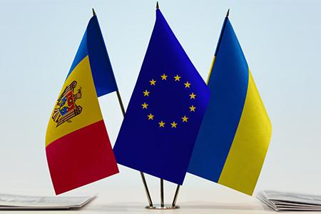 The #EnlargementPackage reaffirms that #Moldova🇲🇩 and #Ukraine🇺🇦 are making impressive progress on their European path, despite Russia’s aggresion. 

The European Council must enable the Commission to begin parallel work on accession talks, while Hungary's opposition is overcome.