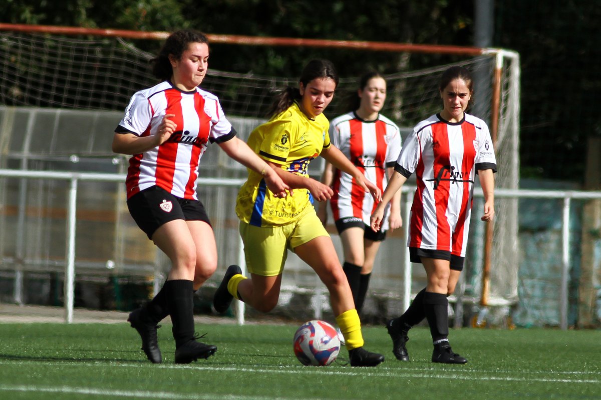 Os tres puntos quedaron no Cadaval tras a vitoria do <a href="/CDNaron/">Club Deportivo Naron</a> ante o filial do Atlético San Pedro por 2-0 na quinta xornada do grupo 1 da 𝗧𝗲𝗿𝗰𝗲𝗶𝗿𝗮 𝗗𝗶𝘃𝗶𝘀𝗶𝗼́𝗻 𝗚𝗮𝗹𝗲𝗴𝗮 𝗙𝗲𝗺𝗶𝗻𝗶𝗻𝗮.

⚽️ 1-0 Nora (19') e 2-0 Cristina (38').

📸 <a href="/SadMoody241/">Victor</a>