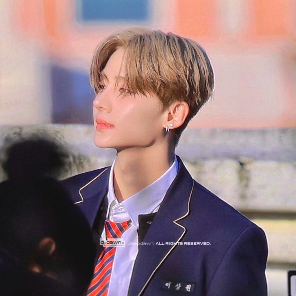 wonxinlcver's tweet photo. this visual duo oh how i cannot wait for the duo pics with blond sangwon and black haired anxin… visual chemistry is so strong https://t.co/NeoYrMLEbm