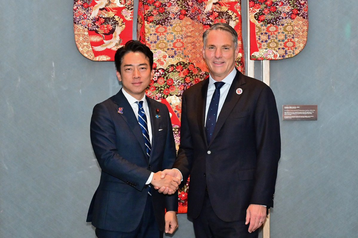 shinjirokoiz's tweet image. 2日目の朝食の時間を使ってオーストラリアのマールズ副首相兼国防大臣と会談しました。…