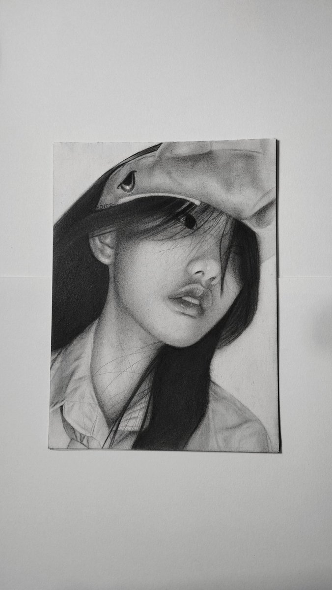 ditz_cupu's tweet photo. Olinee✨

Lukisan pensil aesthetic @M_OlineJKT48 

Pensil arang diatas kertas artemedia 150gsm

dijual cuy, minat pm 😁
#oline #art #seni #gambar #ditz_cupu https://t.co/9JTa3uYvw2