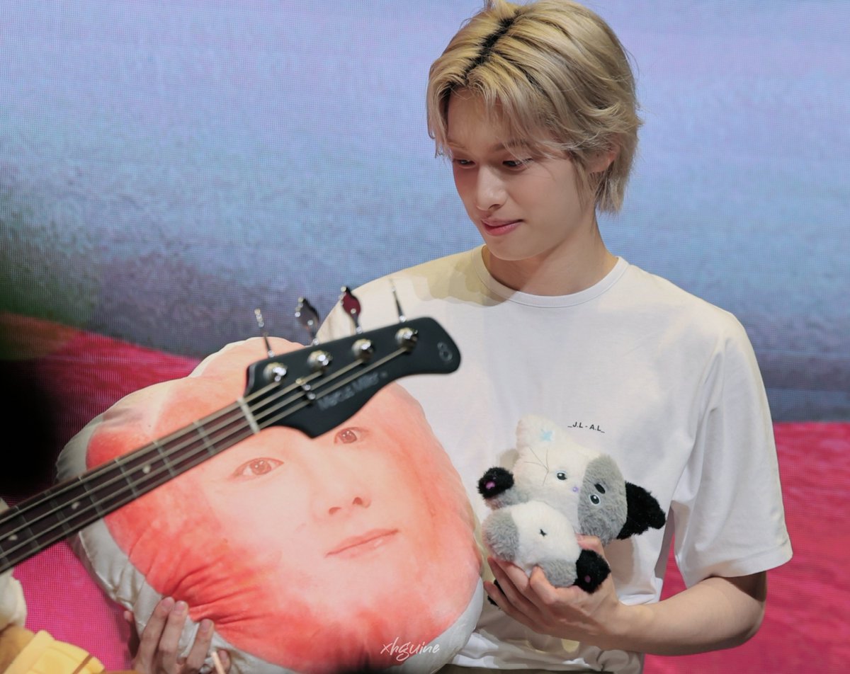 251102 후즈팬

보고 또 보고 🍑
#XdinaryHeroes #가온