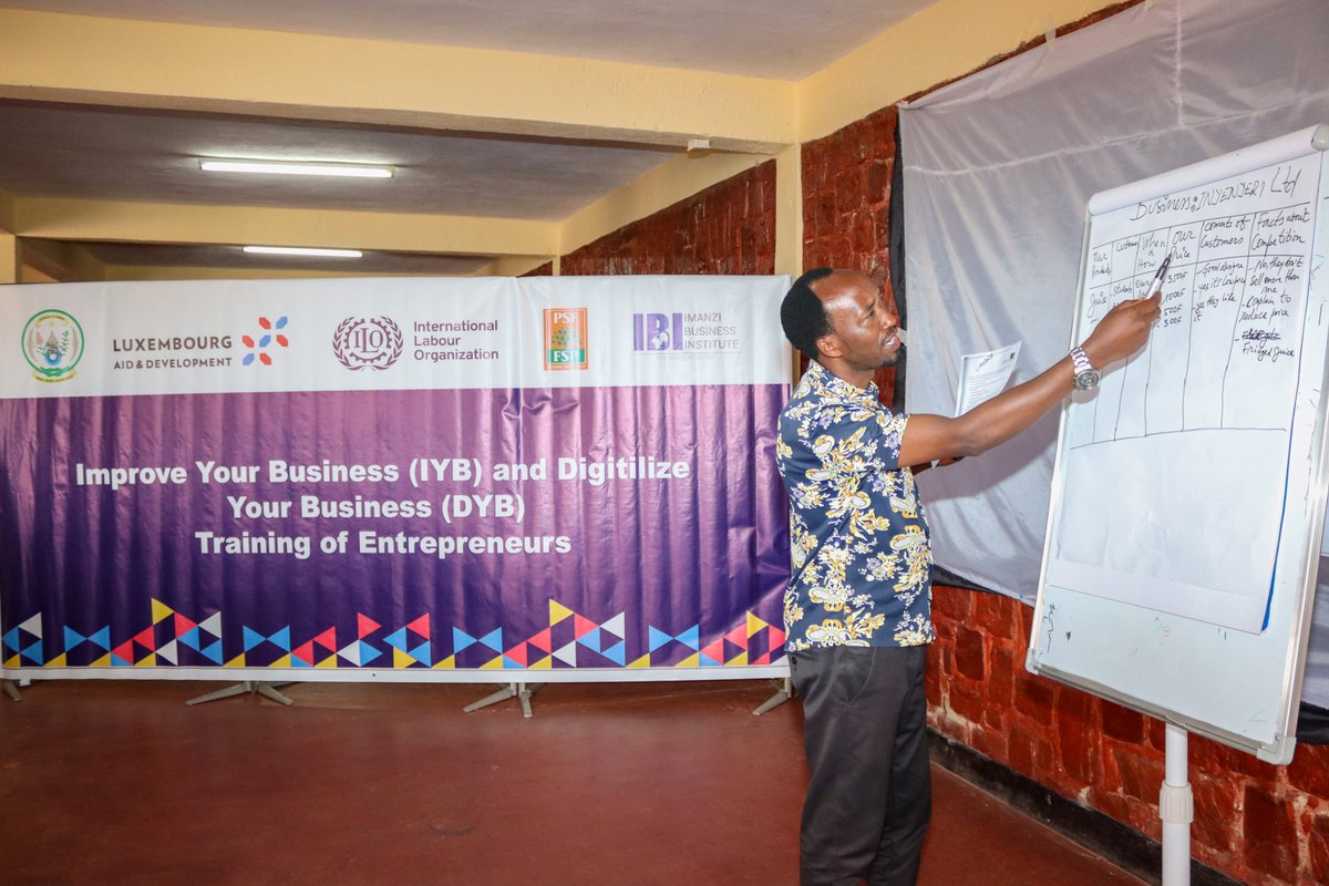 BusinessImanzi's tweet image. More #highlights from Day 2 : Engaging #presentation on increased sales by attracting and retaining customers. From power of #customers to your business to consistently build a positive image for your business