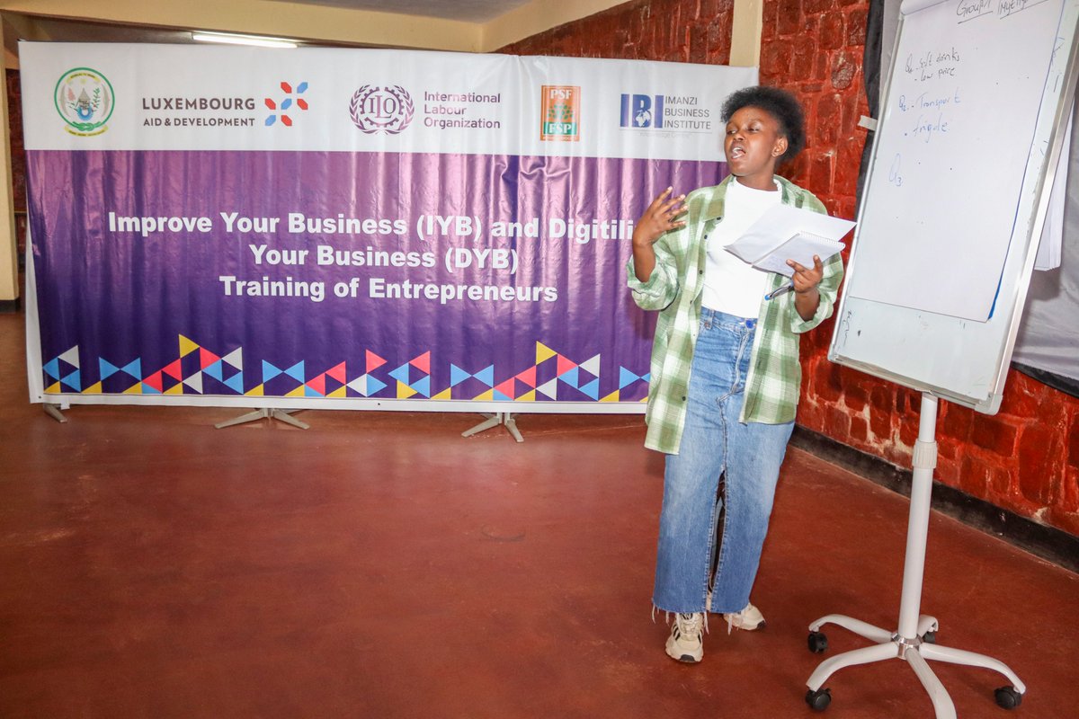 BusinessImanzi's tweet image. More #highlights from Day 2 : Engaging #presentation on increased sales by attracting and retaining customers. From power of #customers to your business to consistently build a positive image for your business