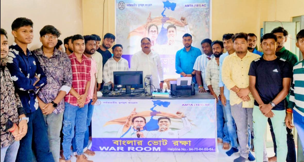 SukantaPaulAITC's tweet image. সর্বভারতীয় তৃণমূল কংগ্রেসের সাধারণ সম্পাদক অভিষেক বন্দ্যোপাধ্যায়ের নির্দেশ অনুসারে প্রতিটি বৈধ নির্বাচকের ভোটাধিকার সুনিশ্চিত করতে আমতা কেন্দ্র তৃণমূল কংগ্রেসের &quot;WAR ROOM&quot;-এর শুভ সূচনা অনুষ্ঠানে উপস্থিতি।
#Banglar_vote_raksha_shibir_Amta