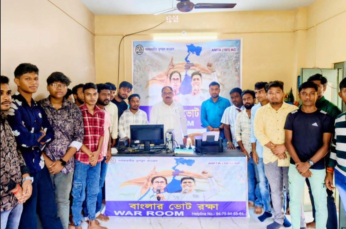SukantaPaulAITC's tweet image. সর্বভারতীয় তৃণমূল কংগ্রেসের সাধারণ সম্পাদক অভিষেক বন্দ্যোপাধ্যায়ের নির্দেশ অনুসারে প্রতিটি বৈধ নির্বাচকের ভোটাধিকার সুনিশ্চিত করতে আমতা কেন্দ্র তৃণমূল কংগ্রেসের &quot;WAR ROOM&quot;-এর শুভ সূচনা অনুষ্ঠানে উপস্থিতি।
#Banglar_vote_raksha_shibir_Amta