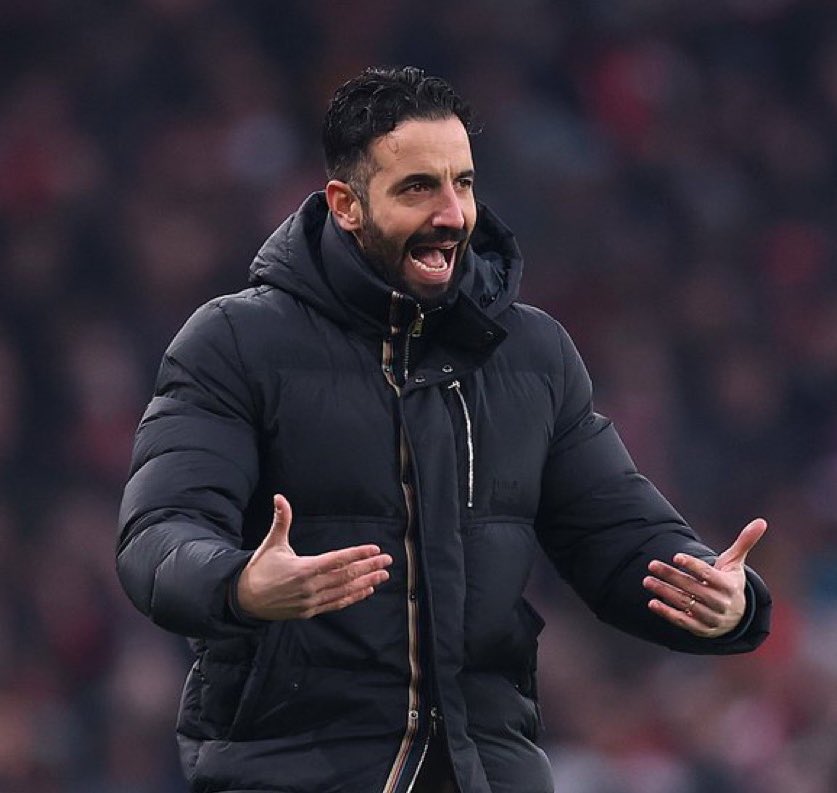 FrankEra_'s tweet image. 🚨🎙️ | Cristiano Ronaldo: “He’s [Amorim] is doing his best. What are you going to do? Miracles. Miracles is impossible. 

“We say in Portugal, ‘Miracles is only in Fatima’... And he’s not gonna do miracles. 

“They have good players but they don’t have, some of them, in mind what…