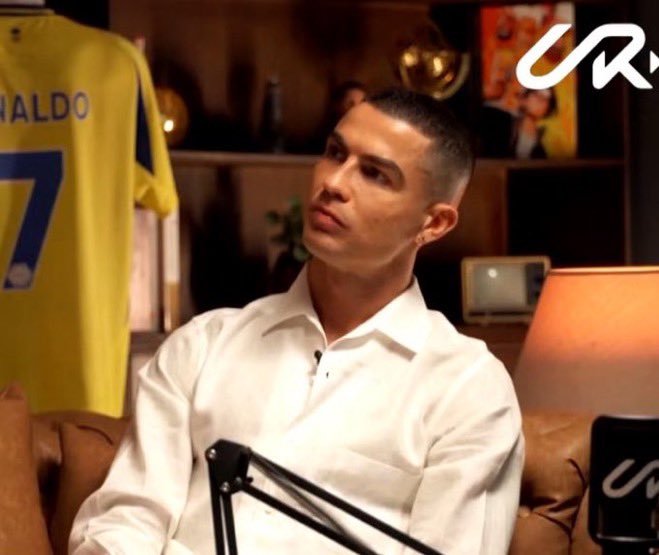 FrankEra_'s tweet image. 🚨🎙️ | Cristiano Ronaldo: “He’s [Amorim] is doing his best. What are you going to do? Miracles. Miracles is impossible. 

“We say in Portugal, ‘Miracles is only in Fatima’... And he’s not gonna do miracles. 

“They have good players but they don’t have, some of them, in mind what…