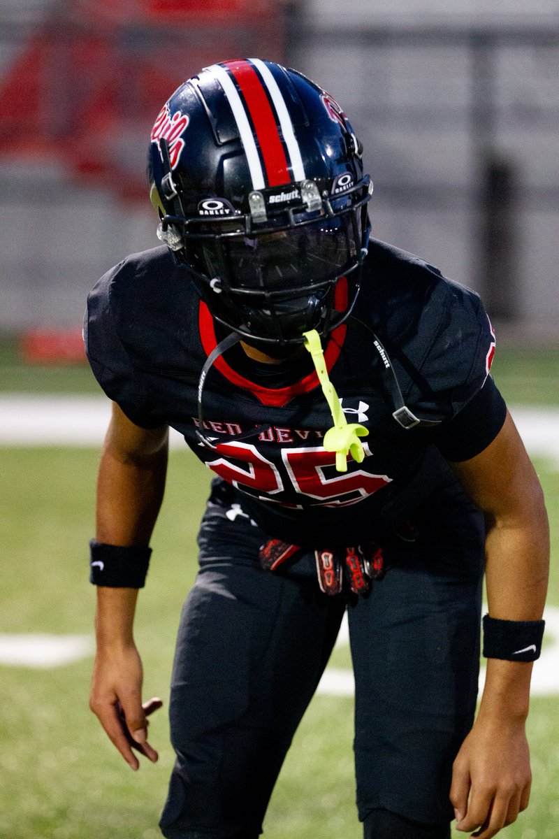 Coaches Check out my Weeks 1-10 Film🎥
-37 Tackles (21 Solo)💥
-1 Interception💥
-1 Forced Fumble 💥
-2 Pass Deflections💥
-0 TDs Allowed💥
(Only Played 8 Games)
<a href="/SrHighFootball/">Owensboro Football</a> <a href="/D_Marc11/">DaMarcus Ganaway Sr.</a> <a href="/BRoberts42/">Blake Roberts</a> 
<a href="/LippertScouting/">Ryan Lippert</a> <a href="/LemboAj/">AJ Lembo</a> <a href="/FerrillThomas/">Tommy Ferrill</a> 

hudl.com/v/2T8ZUS