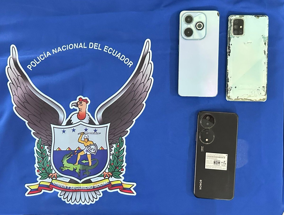 Dos hombres fueron capturados en el cantón La Libertad. Estarían involucrados en el robo a personas en la provincia de Santa Elena.

Los sujetos se movilizaban en una motocicleta reportada como robada.