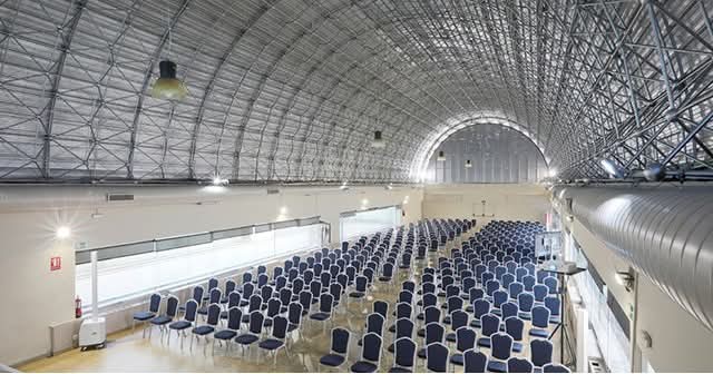 #depechemode 
#DM 
ANECDOTARIO/CURIOSIDADES:
Sabias que en la película DEPECHE MODE: M las últimas escenas en las que Martin y Dave se alejan fueron rodadas en Madrid.  En los antiguos andenes de la estacion de Chamartin, ahora reconvertida en salon del "Hotel Chamartin The One"