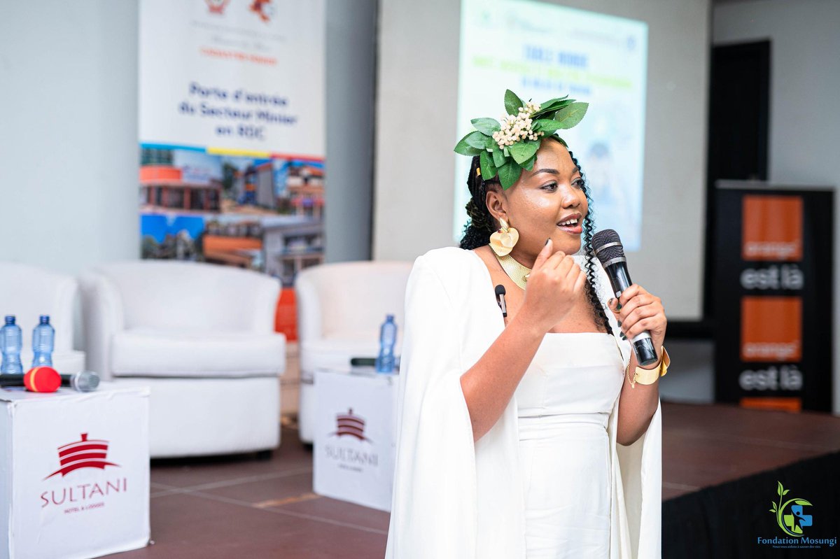 FMosungi's tweet image. Un moment fort de notre table ronde ✨
La slameuse Florence Meta a su mettre des mots sur nos maux, rappelant avec puissance et sensibilité l’importance de parler de santé mentale. 🎤💚
#SantéMentale #BienÊtre #TableRondeKinshasa