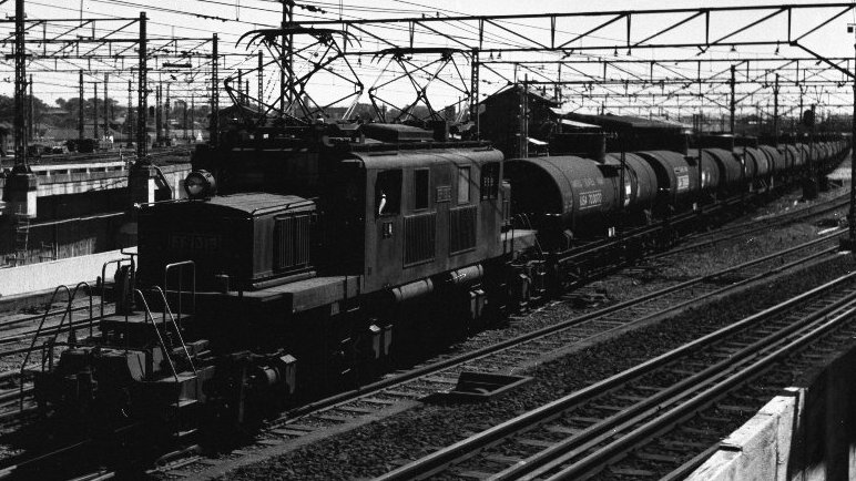 編成例として戦時型EF13が引く米タンはいかが？
1954年　鶯谷
どりこの管理画像
310001