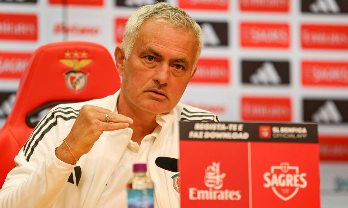 CurtaVermelha's tweet photo. «O Estádio pode estar cheio de gente que vai ver o jogo, ou o Estádio pode estar cheio de gente que quer jogar o jogo. Se eles quiserem jogar... acho que vamos ganhar.»

José Mourinho https://t.co/zXjvf0qQqD