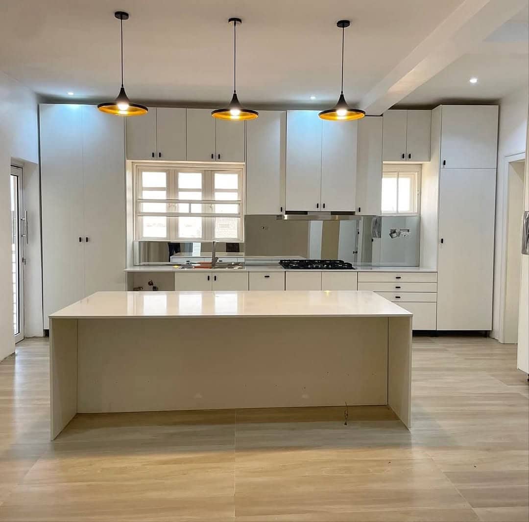 PapiTalk2papi's tweet image. 4bedroom penthouse with a fully installed solar panels available for sale
- two Large Living Rooms
- Private Balconies
- Green Area/Playground
- Solar Panels already installed.
- ACS
- Water Heaters
- Wardrobes
- Cabinets already installed

Location: Wuye Abuja

Price: N220M