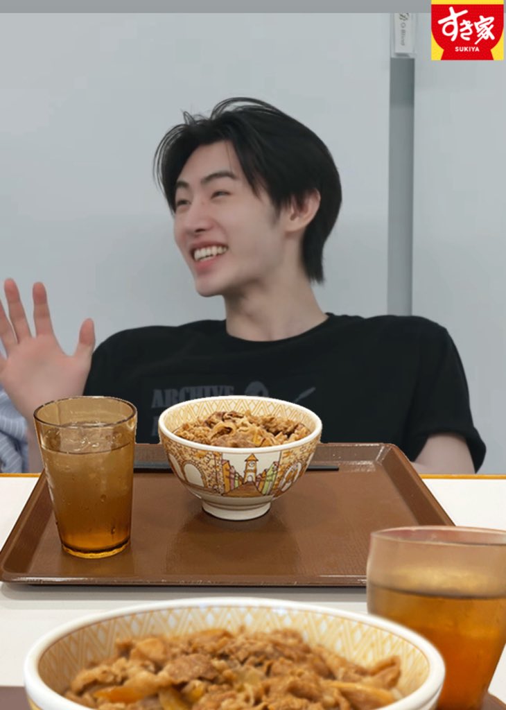 たまにすき家にいる、めっちゃ長居する客