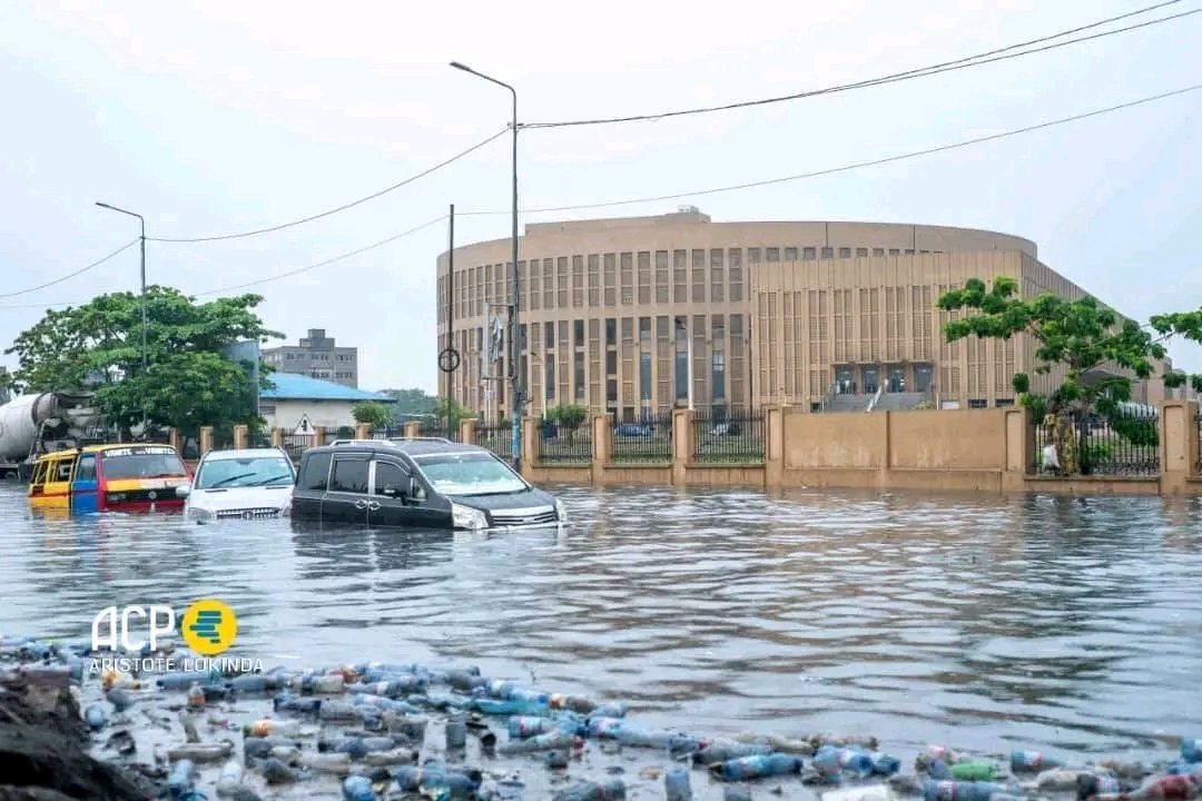 DmBoki's tweet photo. «De 2007 à 2025, soit du gouverneur #Kimbuta au gouverneur #Daniel_Bumba, en passant par #Ngobila, aucun n'a réussi à résoudre le problème des inondations lié au système de canalisation des eaux pluviales. » https://t.co/N59dF1GFrk