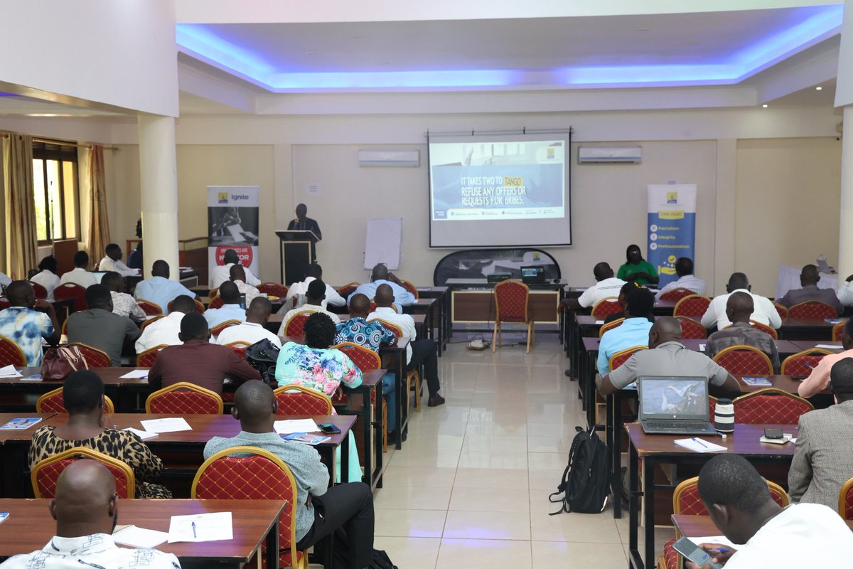 Ibu_Kays's tweet photo. Integrity Forum in Lira City at Margaritha Palace Hotel. The Assistant Commissioner, Integrity, Compliance and Ethics James Abola is leading the @URAuganda Delegation. "We are here to listen to you & where necessary to provide information & clarity," Abola.
#TPAS25
#FfeBanno https://t.co/K3Ua0wvr66