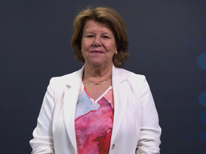 Aprender otros idiomas no solo conecta a las personas, sino que también ofrece oportunidades, permite conocer nuevas culturas, identidades e historias, y abre caminos hacia el futuro.

<a href="/ALaborinho/">Ana Paula Laborinho</a>, nuestra directora general de Multilingüismo de la OEI, nos cuenta más sobre los