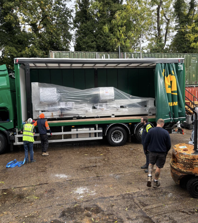 APlusAluminium's tweet photo. We are always investing in our business and YOUR business......Just arrived a new saw for our Watford fabrication plant. Just in time for some major new product launches. Watch this space........ #Fabrication #BusinessGrowth #InvestInBusiness https://t.co/Xy4Ovrv4XN