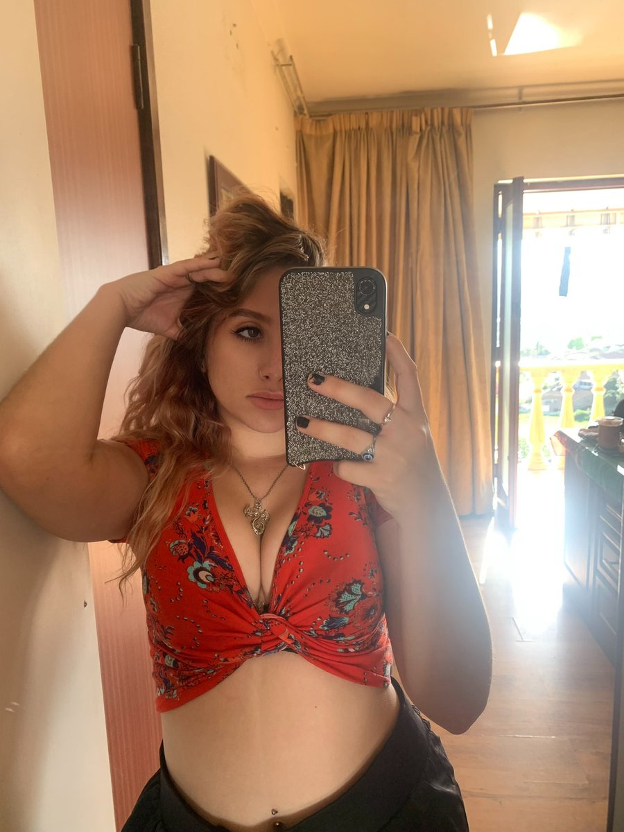 Reminder that I am hot af. Repost if you agree 🤭