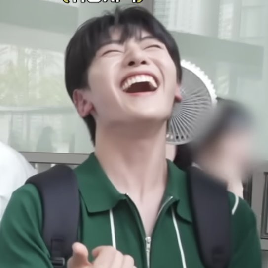 Dear Matthew,

Because you smile, 
I find reasons to smile too.

1RP＝1VOTE🗳️
#2025MAMAVOTE #ZEROBASEONE