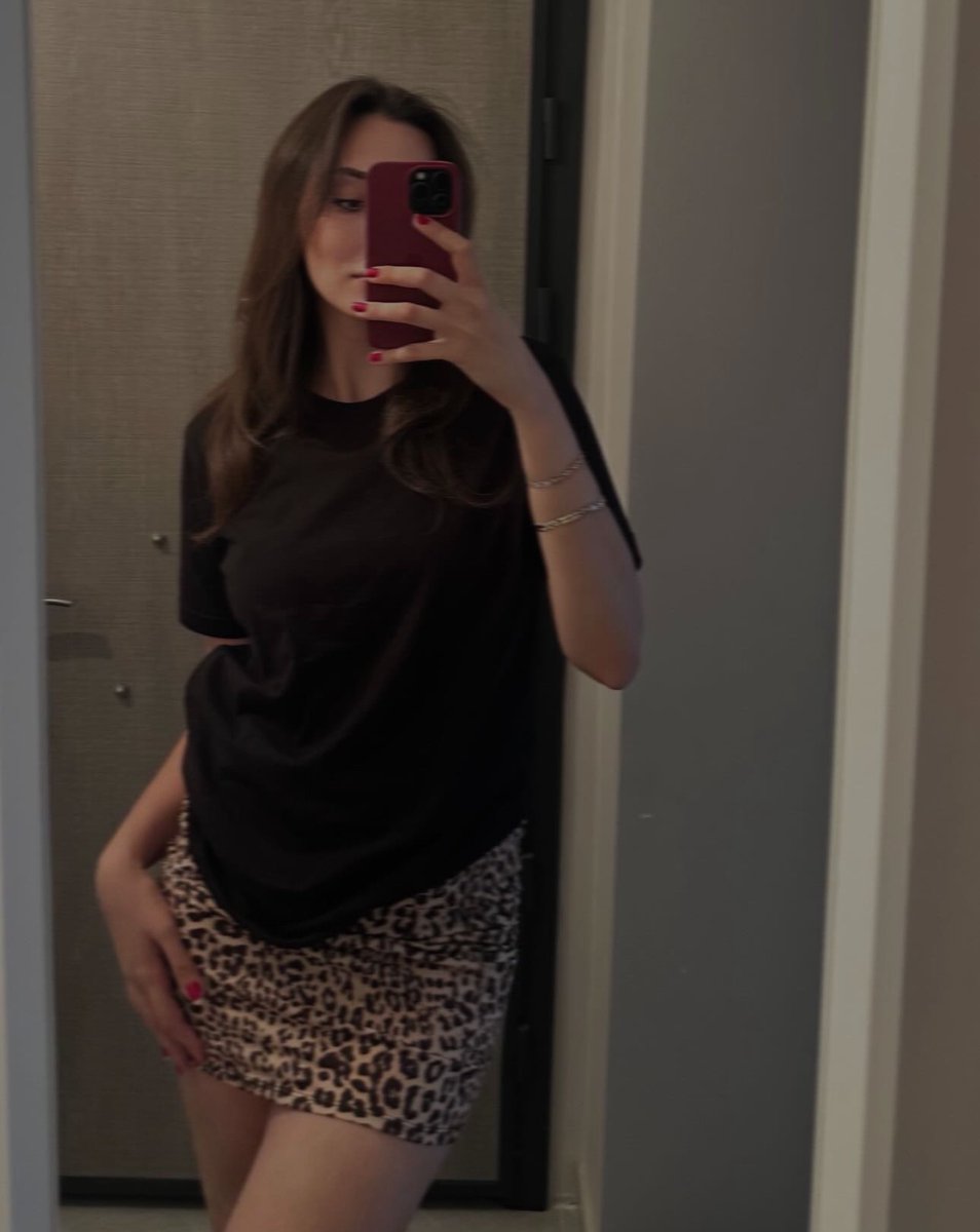 fenasallbabyy's tweet photo. Yakissada yakismasada ölürüz leopara ya https://t.co/pRBDt2q4Zs
