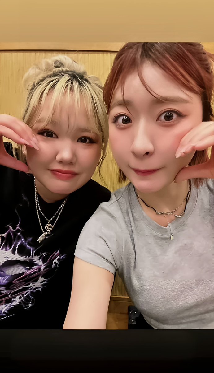 にこちゃん にこちゃんの横顔は魔法でしかない🥴 いつ見てもどこから見ても元気