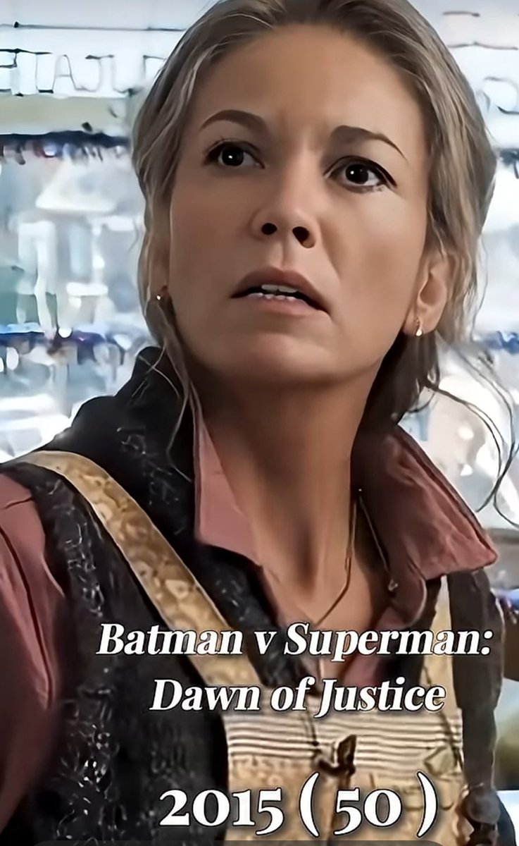 Мундаг жүжигчин тээ