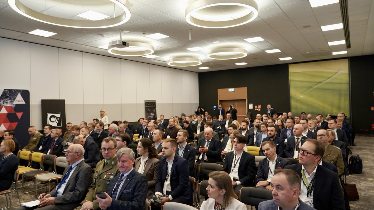 Podczas III Konferencji Naukowo-Technicznej „Pojazdy autonomiczne – nowoczesne technologie dla bezpieczeństwa państwa” rozmawialiśmy o znaczeniu współpracy nauki, przemysłu i sektora obronnego w rozwijaniu innowacyjnych technologii 🇵🇱⚙️

Autonomiczne systemy stają się jednym z