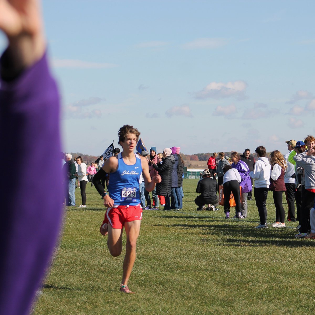 Congrats to Max Howk on competing this weekend at the IHSAA State Finals!
Max finished in 208th place with a score of 17:10.0
Great work this season Max!