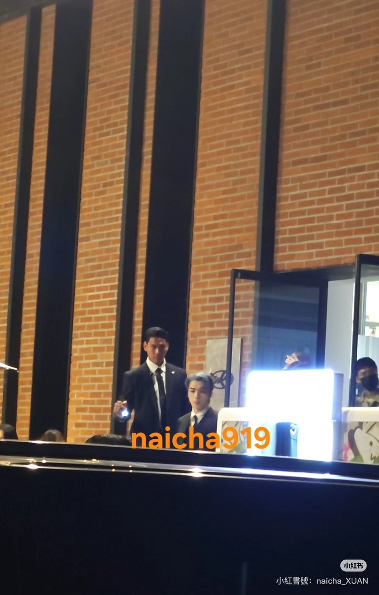 Dejun went to Yunho hyung’s new album showcase straight after The Show 🥹🥹🥹‼️
#XIAOJUN #肖俊 #샤오쥔 #シャオジュン