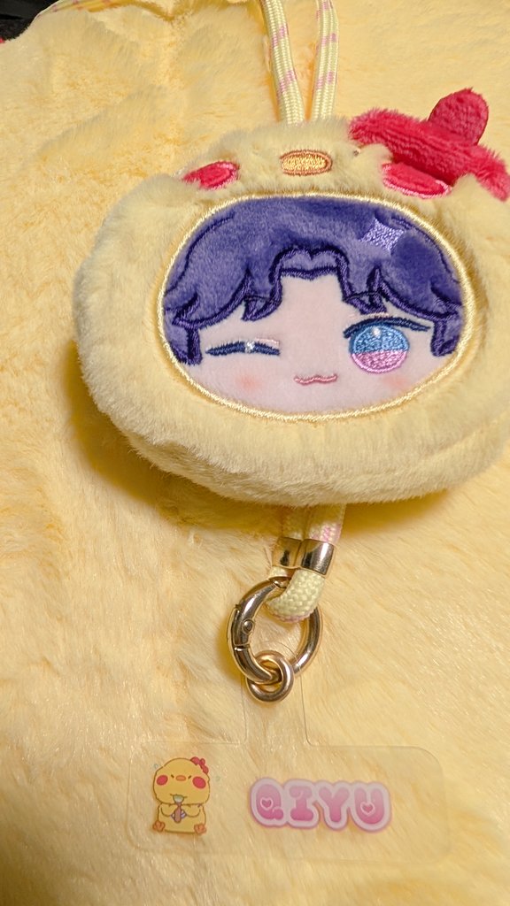 ホムラのスマホストラップ来たんだけど
プラ…絶対破く自信しかない…
そこ変えれば使える‼️