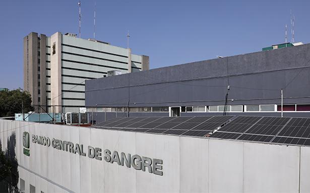 SegurosSpp's tweet image. 🔋 El Banco de Sangre del CMN La Raza instala 136 paneles solares 🌞
+3 inversores, +1.7 MDP invertidos 💰
Energía limpia para infraestructura crítica del IMSS.
📎 Más info: pv-magazine-mexico.com/2025/11/03/ins…
#SPP #SPPIS #IMSS #EnergíaSolar #SectorAsegurador #Sostenibilidad