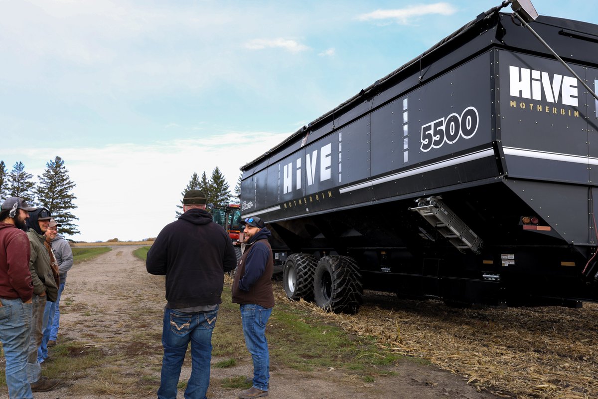 elmersmfg's tweet image. That’s a wrap on this year’s HIVE Motherbin demos! 👋

Curious how the HIVE could make a difference on your farm? Give us a call to learn more and book your 2026 demo!