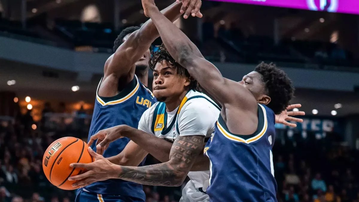 Shaka Smart went into #mubb's season-opener intending to play all 12 of his eligible scholarship guys. 

It makes sense considering all the questions surrounding his team.

tinyurl.com/yc72vyvd