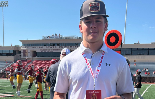 sixstarfootball's tweet photo. Backer Mentality: 6Star Football Showcases 5 Senior Standouts Owning the Middle in Colorado

📈Mile High Maulers: 6Star Football’s Top 5 Senior Backers Backing It Up in Colorado🔥

STORY: ▶️https://t.co/vST40hUJoZ

@brodyelliottLB @GazdikKelson @DakotaRich16_ @KadenSouders @LandrySuarez