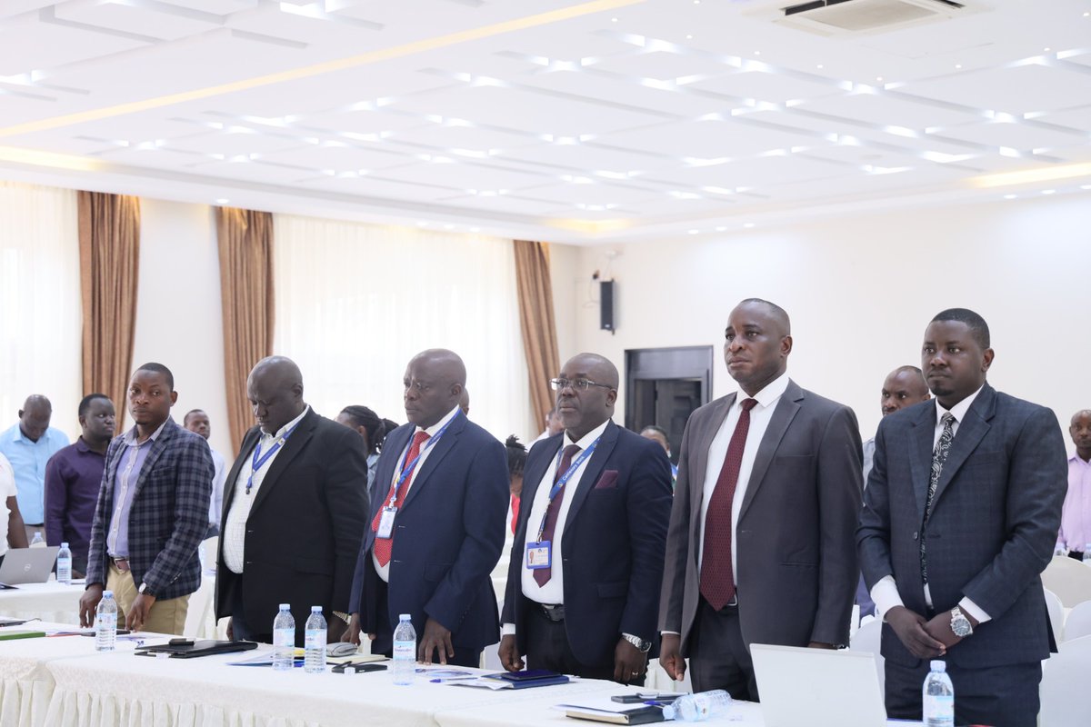 Ibu_Kays's tweet photo. Key issues highlighted at the forum included fraud,bribery,smuggling,conflict of interest & sexual harassment. The speakers emphasised that paying bribes undermines compliance & carries legal risk & that for URA to win the war against corruption, collaboration is key. #FfeBanno https://t.co/sVH5HgsYLW