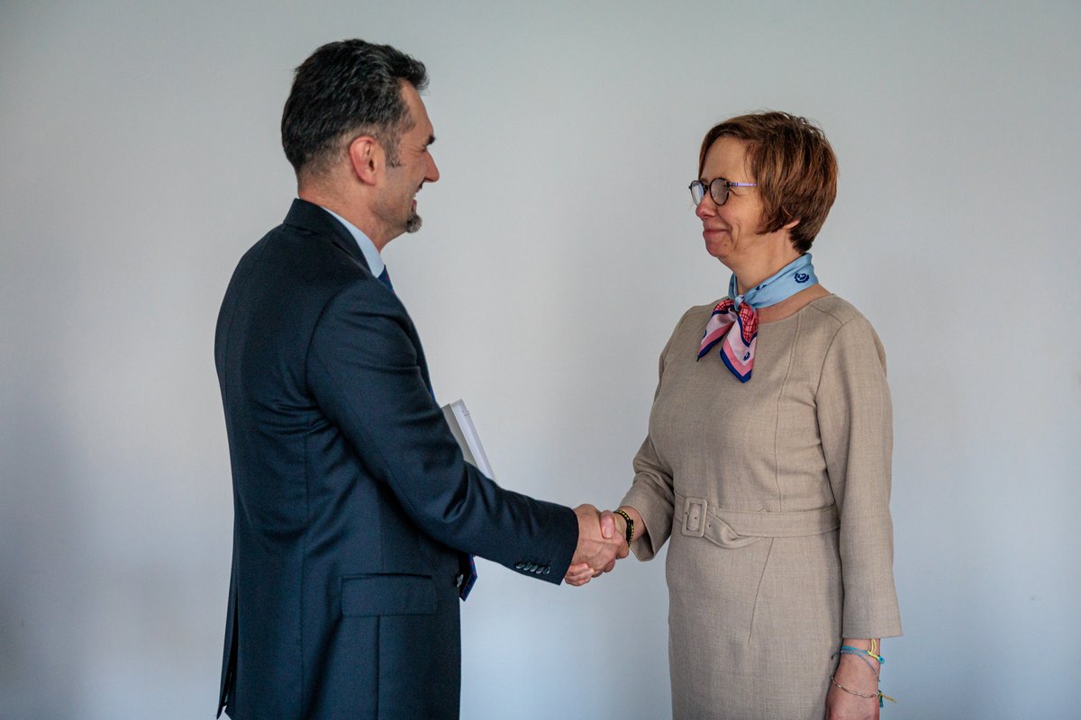 🚄🇵🇱 Polska stawia na transport przyszłości!

Wiceminister <a href="/PiotrMalepszak/">Piotr Malepszak</a> spotkał się z <a href="/MagdaKopczynska/">Magda Kopczyńska</a>, Dyrektor Generalną DG MOVE (<a href="/Transport_EU/">EU Transport</a>) w Komisji Europejskiej 🇪🇺, by rozmawiać o finansowaniu inwestycji transportowych, w tym tych po 2027 roku i możliwościach w ramach