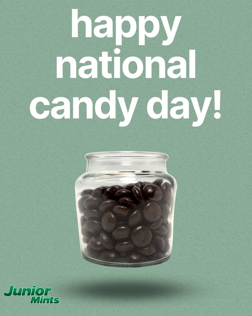 JuniorMints's tweet image. It’s National Candy Day! 🎊 Dive into the deliciousness of Junior Mints and let that chocolate-peppermint combo take you to sweet heaven! What’s your go-to candy? 🍭💚 #CandyCravings #JuniorMints