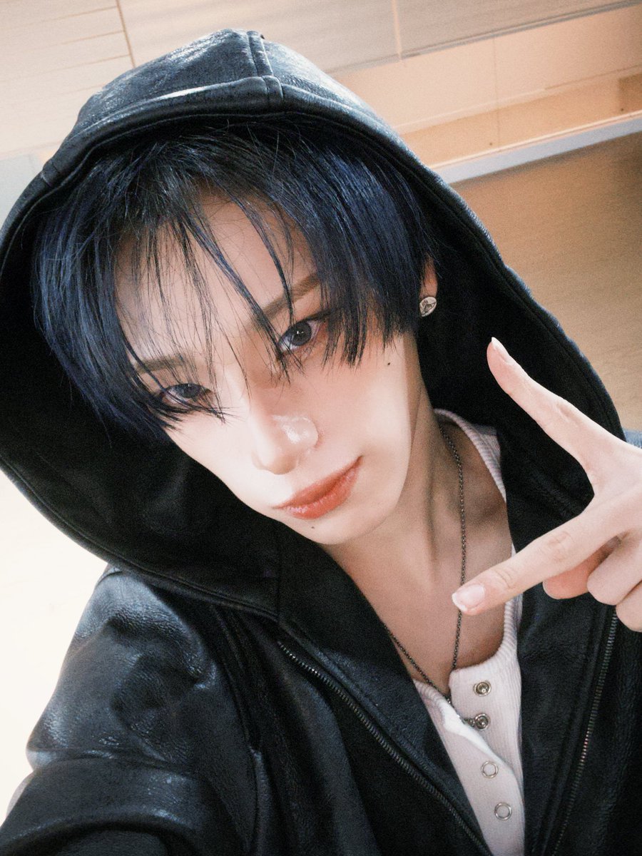 ✉️] — 251104 ☆ BSTAGE UPDATE Yeah, I got that rizz🫶🏻 #하루